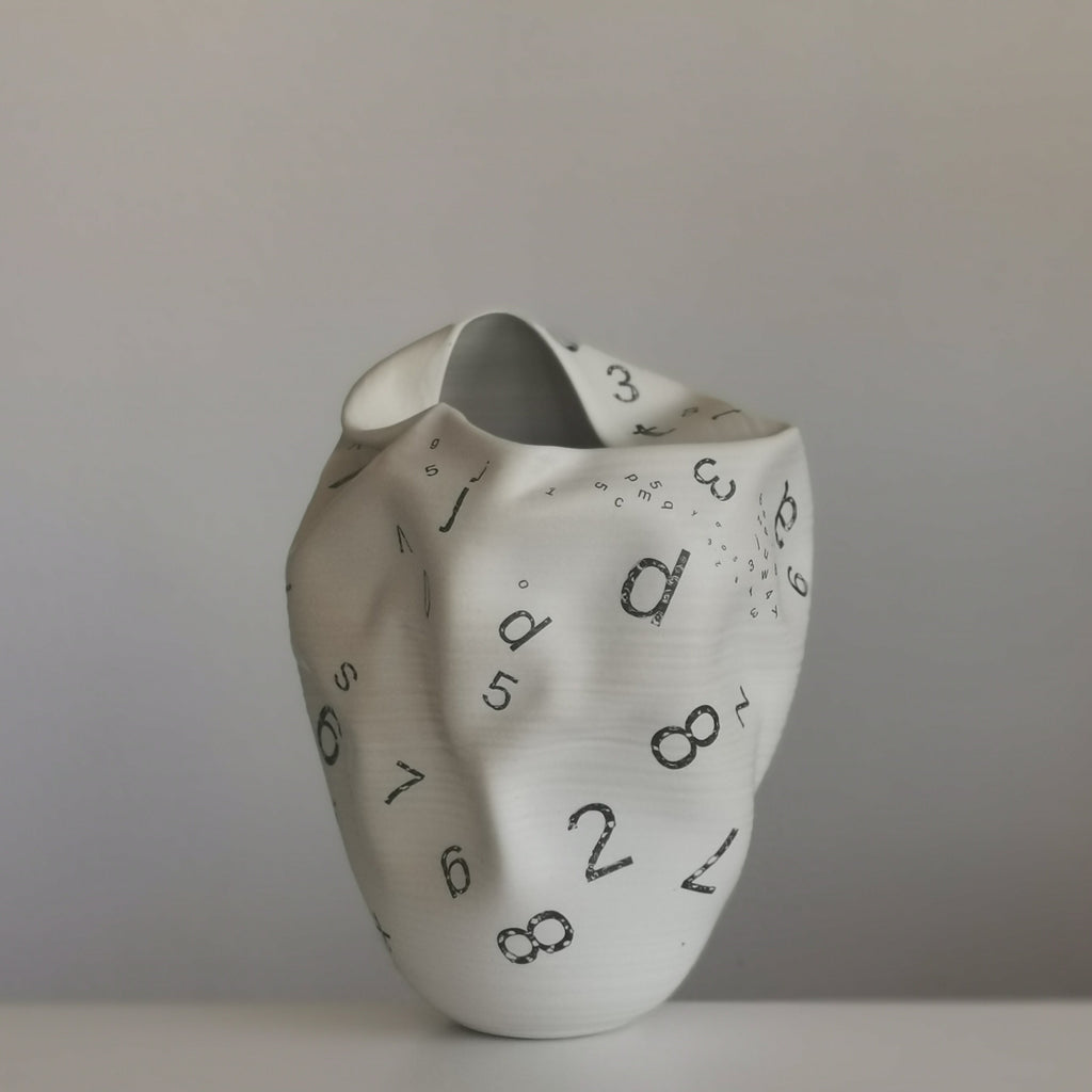 書 CONFRONTATIONAL CERAMICS Confrontational Ceramics by Judith S. Schwartz | Goodreads