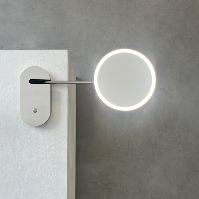 New Lupa Magnifying Make-up Mirror